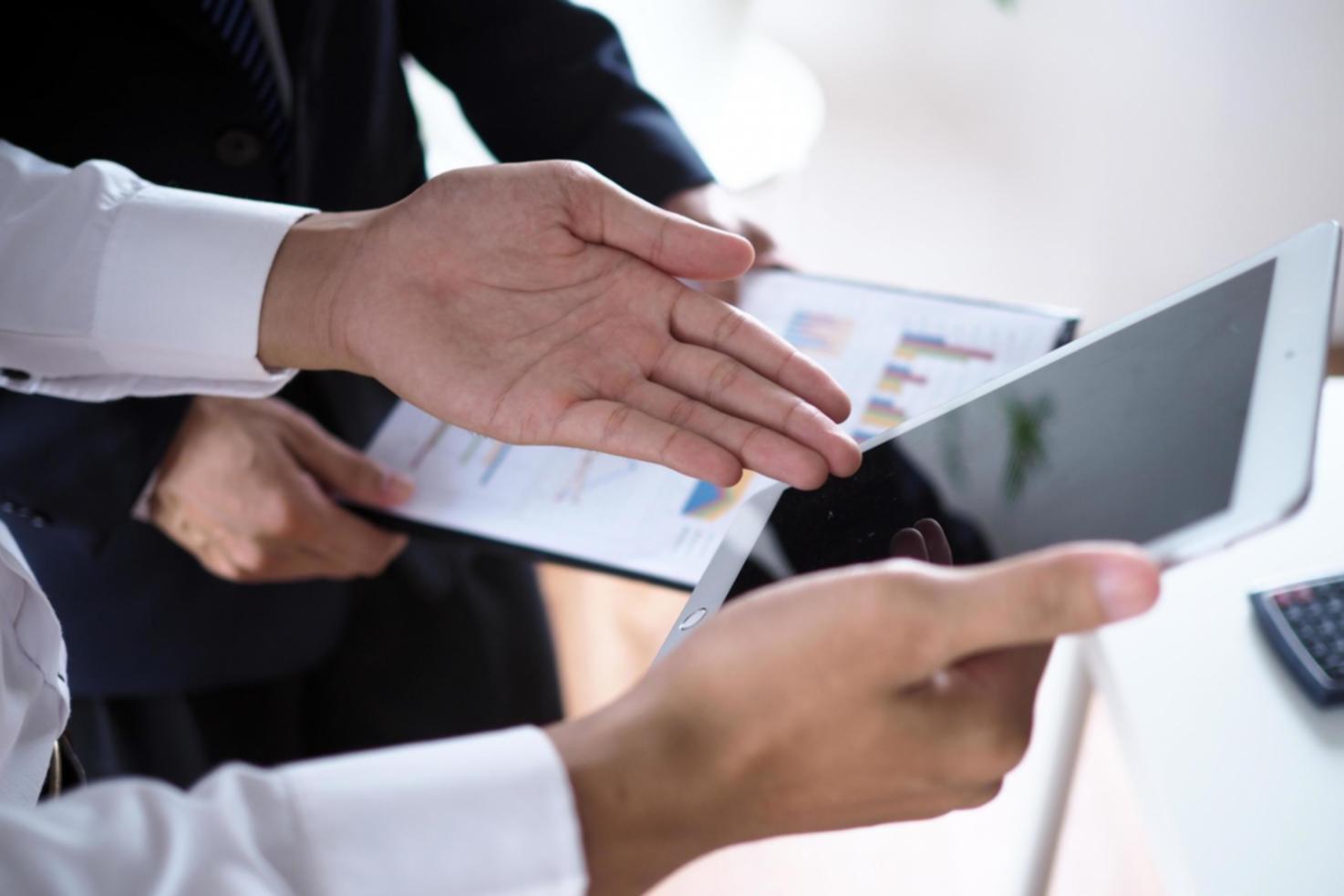 Detaillierte Analyse von Marktdaten und Investment-Strategien